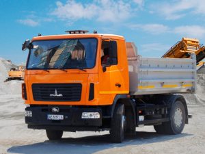Автомобиль-самосвал МАЗ 555025-520-000